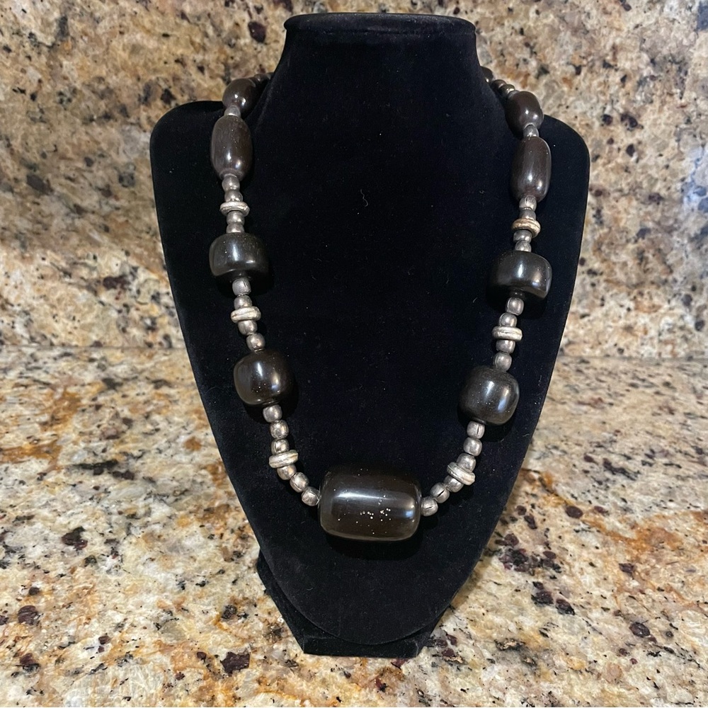 Chic Black and Silver Beaded Necklace
